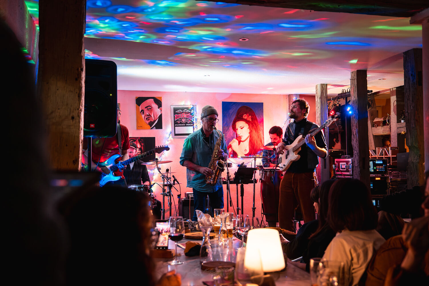 Live mit Asteroid People